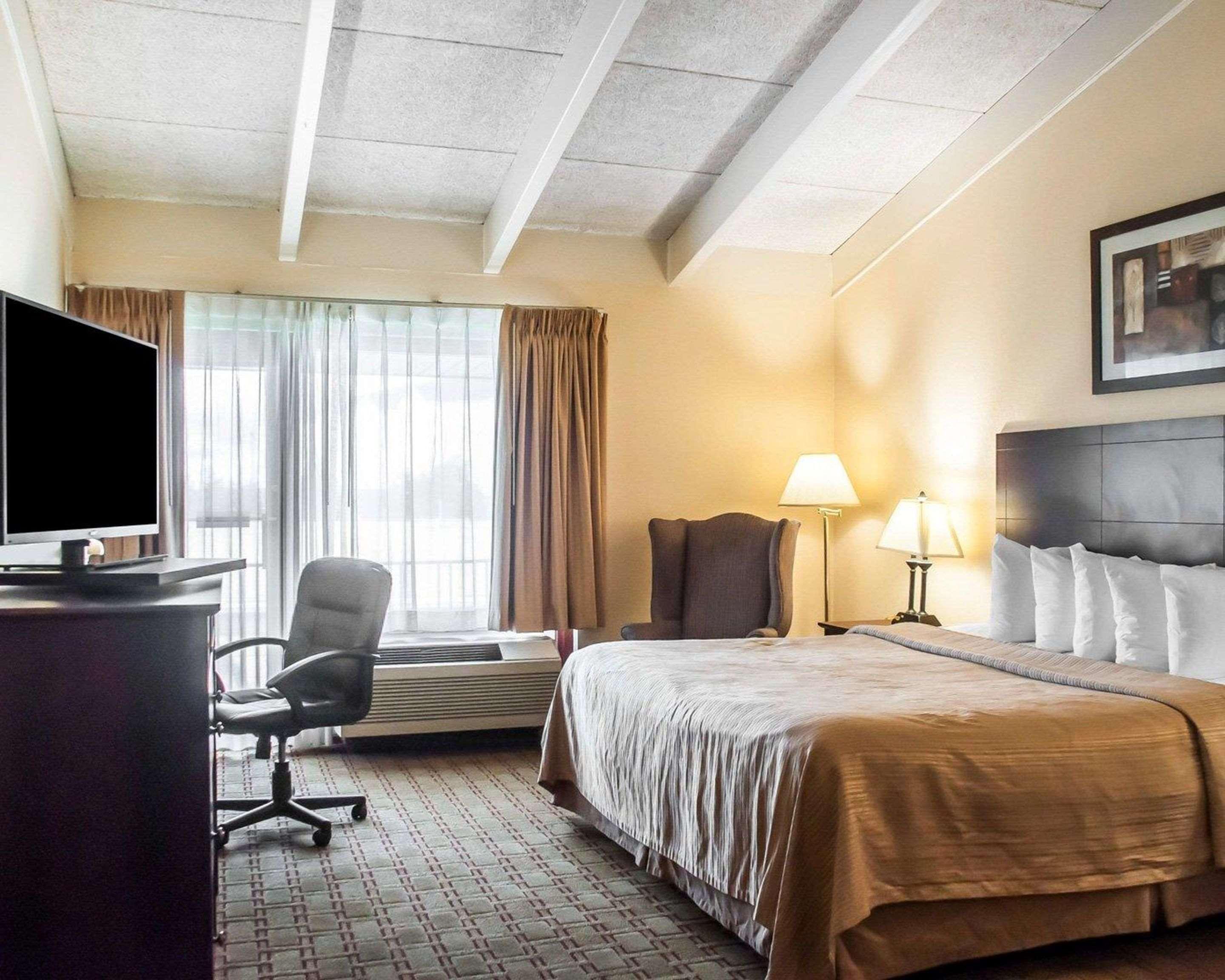 Quality Inn Airport Cheektowaga Exterior foto