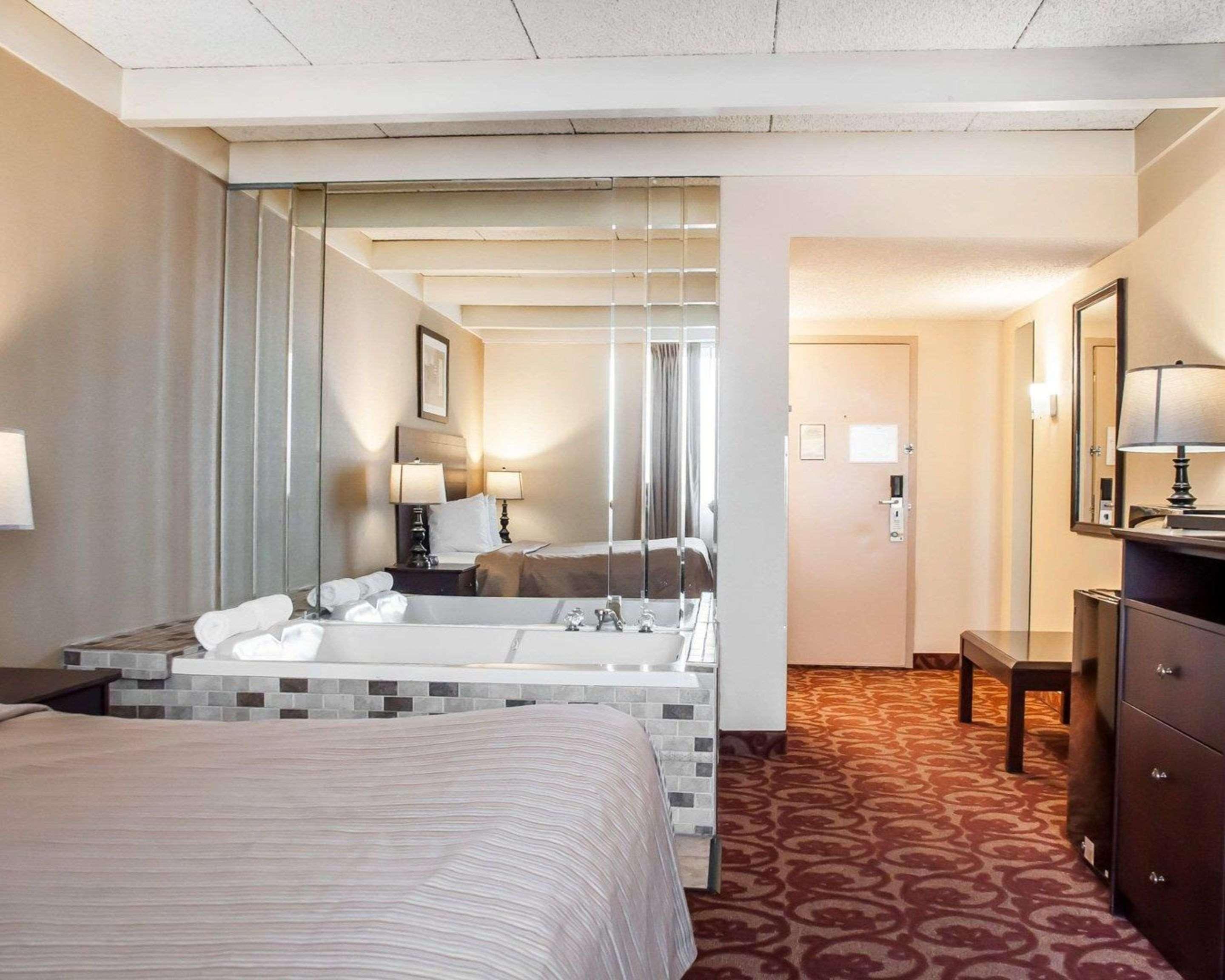 Quality Inn Airport Cheektowaga Exterior foto