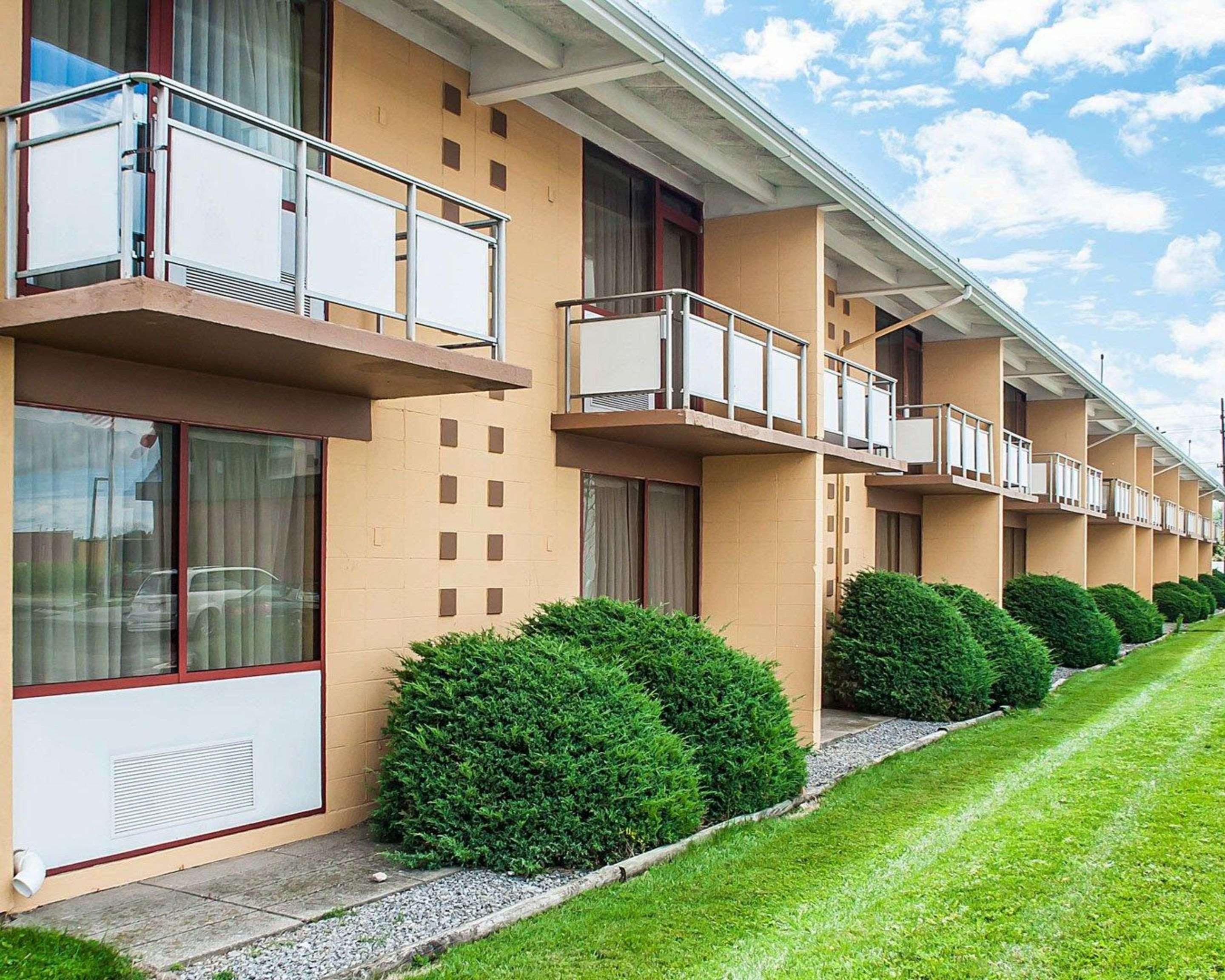 Quality Inn Airport Cheektowaga Exterior foto
