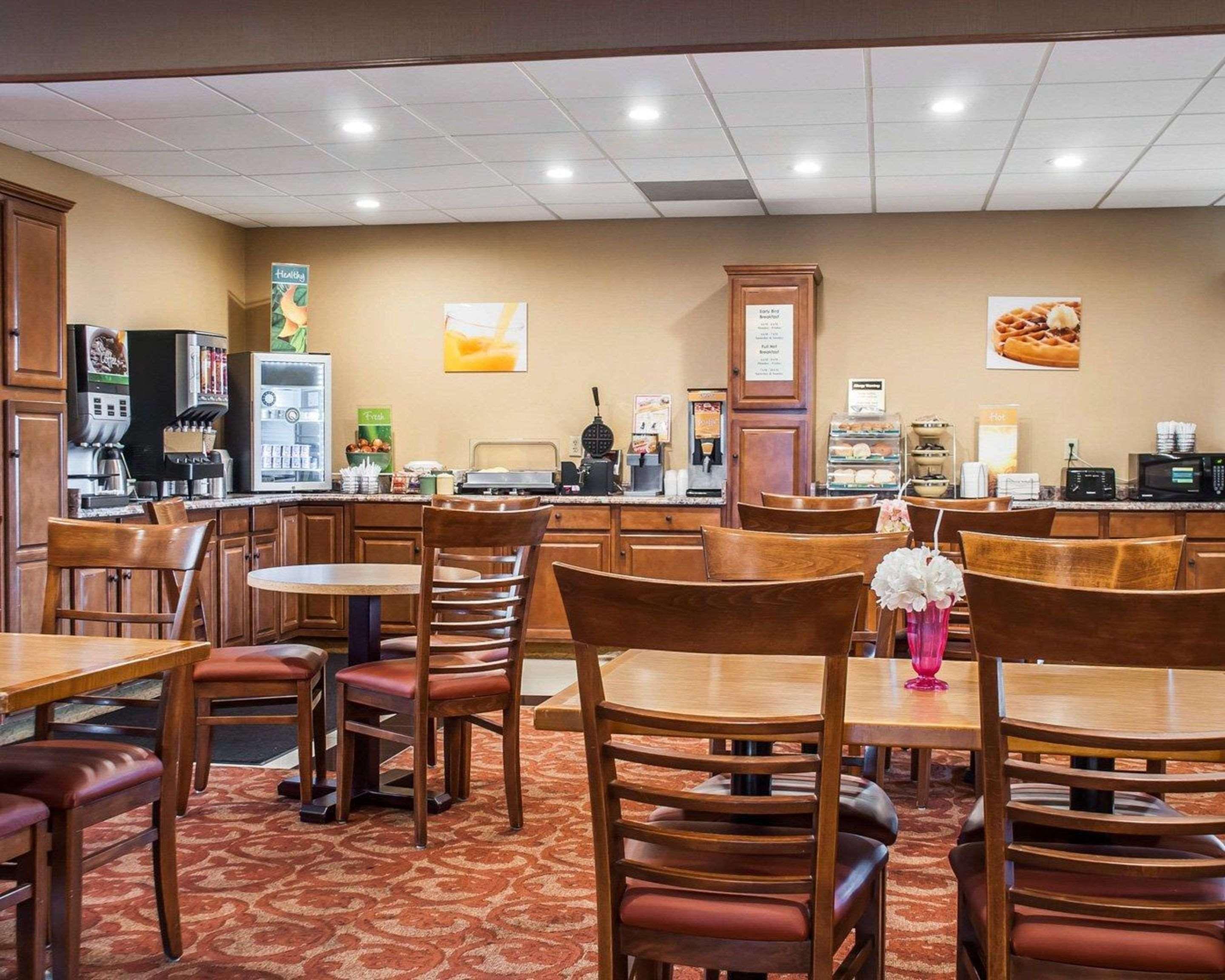 Quality Inn Airport Cheektowaga Exterior foto
